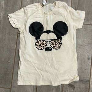 Mouse with sunnies T